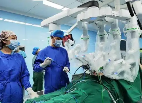 青海省实施首台机器人外科手术