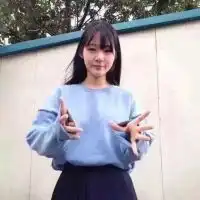 笑容很美的治愈系女生qq头像诉说你的回忆太伤