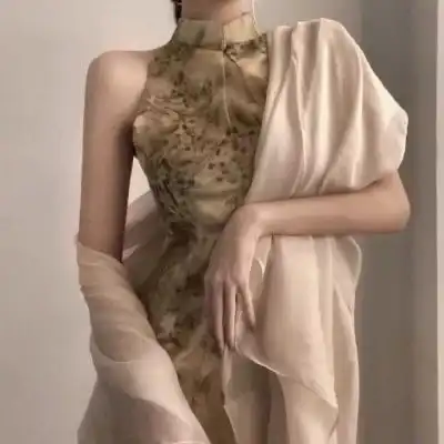 妩媚女人头像骚气露肩吊带妩媚妖娆的女人头像