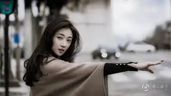 胡歌女友菅纫姿曝写真化身秋冬伊人