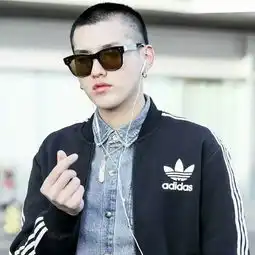 小爷帅气的手指heartc.archy的美拍