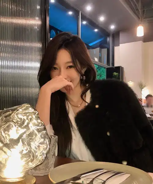 雪梨和林珊珊被官媒点名,两位千万粉女网红,偷逃税也是千万级别