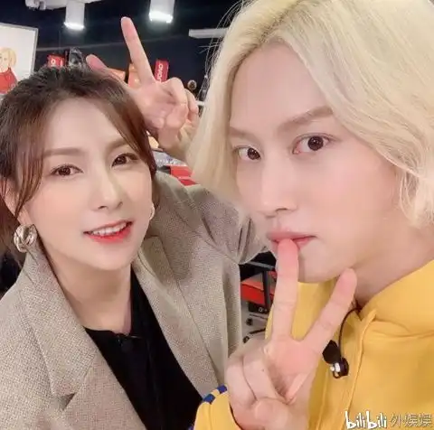 apink夏荣的头像尽然是金希澈温流人在军中,粉丝善行庆生gary公开老婆正面照