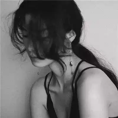 个性黑色系真人头像