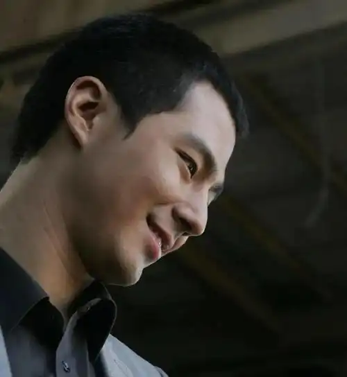 头像难过就给我打电话我会挂掉让你更难过