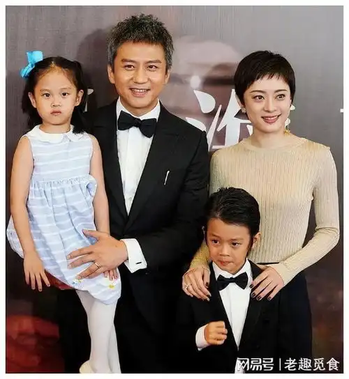 邓超家庭背景曝光,原来邓超亲生父亲不一般,难怪孙俪铁了心嫁他