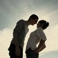 暧昧情侣接吻微信头像图片微信头像图片大全