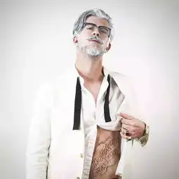 最新帅哥腹肌禁欲系头像