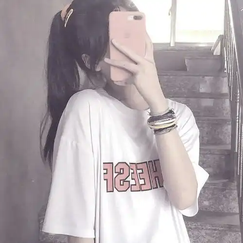 高冷系女生头像手绘不露脸戴帽子女生