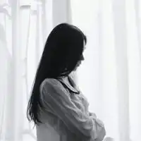 忧郁女生qq伤感头像2015或许你忘了是我深爱你