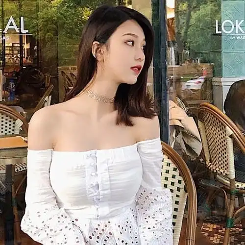 32岁杨幂穿粉红连衣裙,美回少女时代