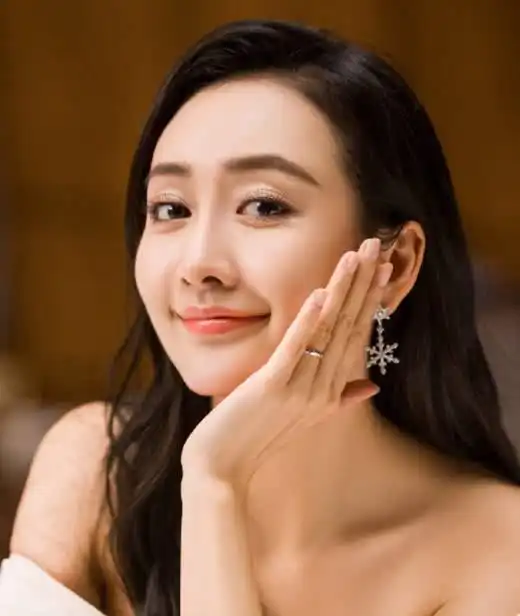 粉红女郎翻拍不是原班人马王鸥戚薇周冬雨加盟,翻拍成谜