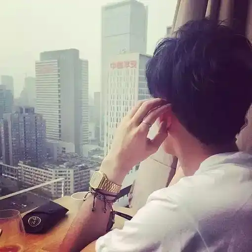 头像男正脸高清