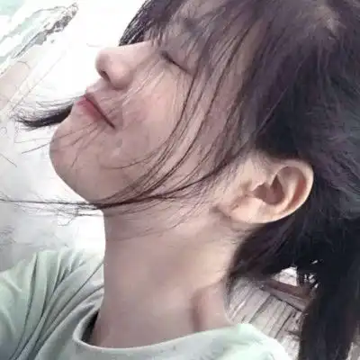 网易云热评第一次和她发语音的时候,我反反复复试了好几遍声音