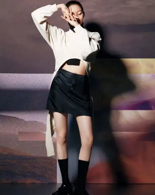 关晓彤全新大片上线,挑战摩登猫眼妆,这才是鹿晗爱的她