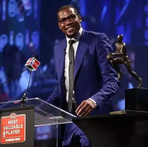 2k都没这离谱杜兰特成虐队神器,12中11命中率一度超100