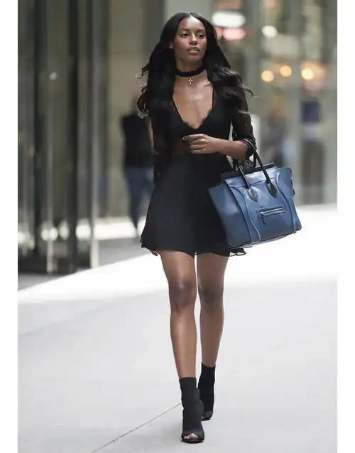 看完这些维密模特的大长腿,我根本吃不下饭...