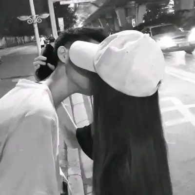 情侣头像黑色系简约米色