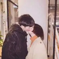 微信情侣头像暧昧亲吻微信头像图片大全