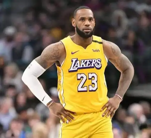 湖人单节扭转战局欧文再披毒瘤外衣保罗疯狂单挑利拉德