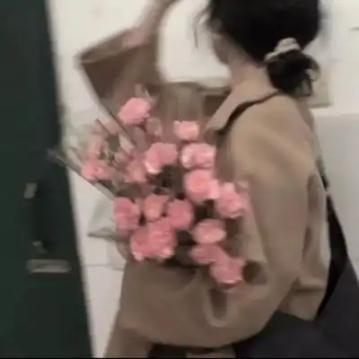 2021别致好看温柔女生头像真人我没有在浪费时间我有要等的人