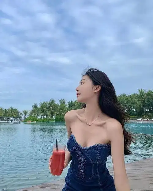 易梦玲是氛围感第一美女纯欲天花板,让人疯狂心动