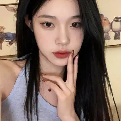 白色系干净头像男女头