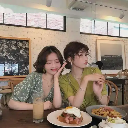 猫系少女头像简单版暖春