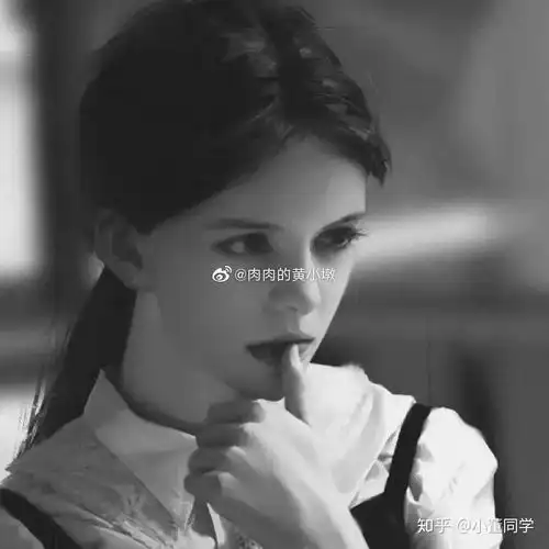 韩系高冷带猫女生头像情