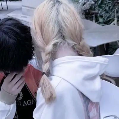 qq情侣头像青春时尚一人一张终于等到你还好没放弃