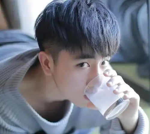 小男头像帅气阳光