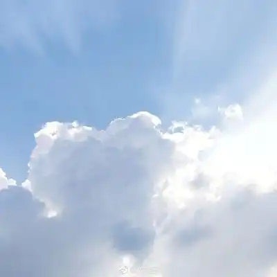 唯美仙气背景图想你只能听歌喝酒