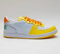 nike推出彩虹系列板鞋