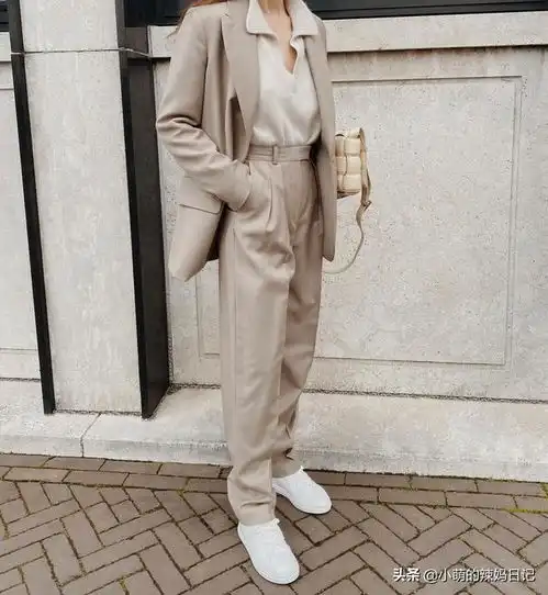 穿毛衣别只会配小黑裤了,太土了这三种穿法真时髦,谁穿谁美