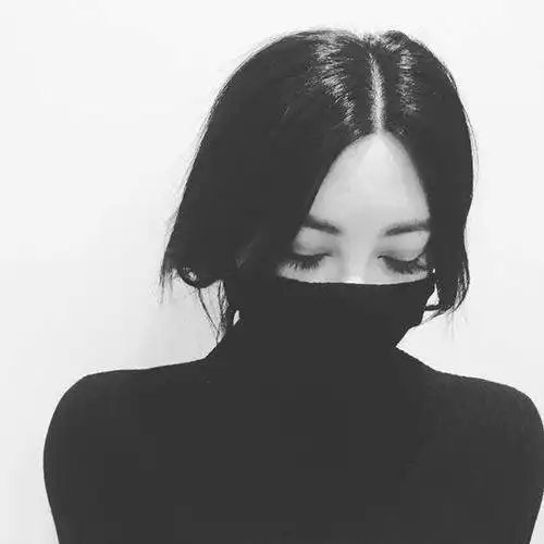 黑白动漫卫衣女头像高冷
