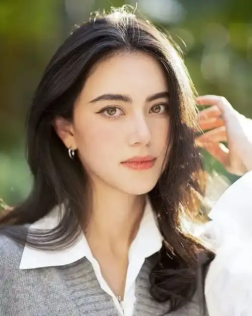 浓颜系女星迪丽热巴lisa明艳又洋气的秘诀原来是这个