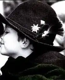 求一张欧美小孩情侣头像,幸福啊