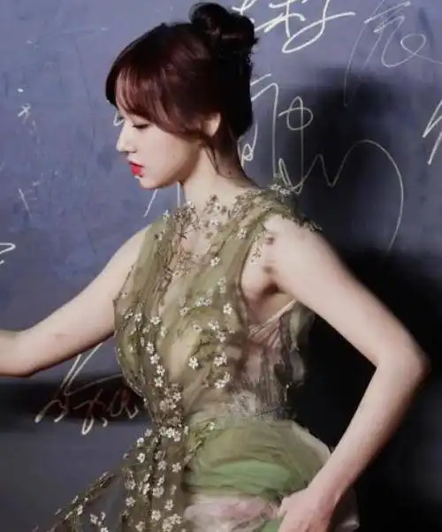 宇宙少女程潇颜值与才艺并存,御姐范与甜美风格完美融合