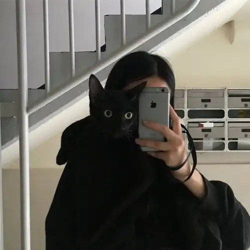 女生头像自爱是我对世界如此温和的根本原因