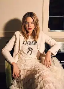 性感到骨子里的法美混血超模,90后的她在时尚界意外走红