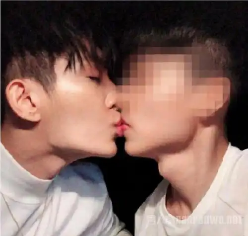 炎亚纶被曝劈腿3男辣眼照流出男神竟如此重口味