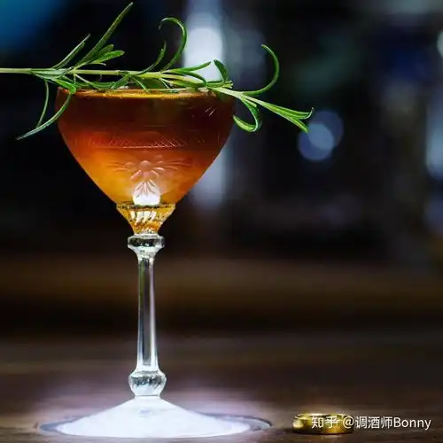 鸡尾酒的外附香味制作方式调酒师培训