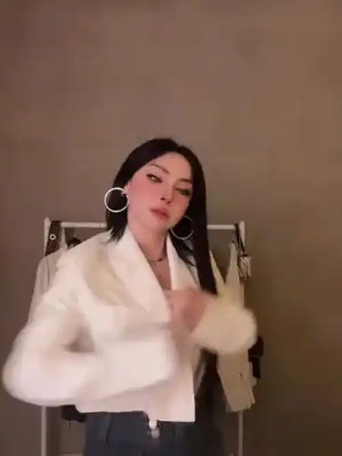 禁欲系动态头像尬舞