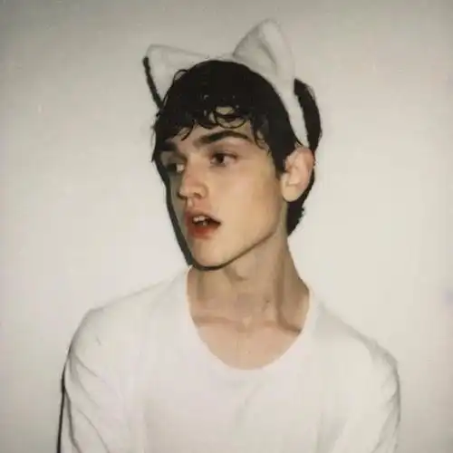 是时候穿t恤了伴你帅气整个夏天黑色