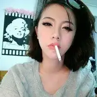 女生抽烟头像是它一直陪伴着寂寞的我