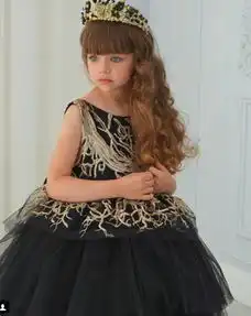 这个六岁的小女孩,又被称为全世界最美的小姑娘,真人洋娃娃不过如此