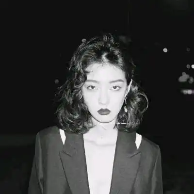 伤感黑白女头像女生伤感头像冷淡不带字的