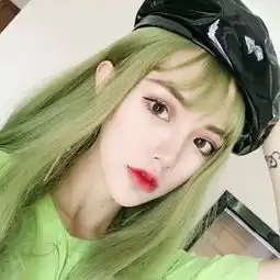 可爱呆萌头像绿色系女马