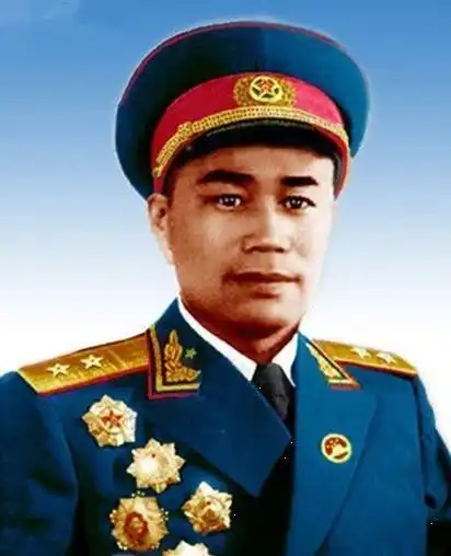 王近山是有名的疯子,他才是李云龙最主要的原型,从中将降为大校