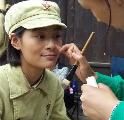 孙俪素颜超短发图揭敢于素颜出镜的女星